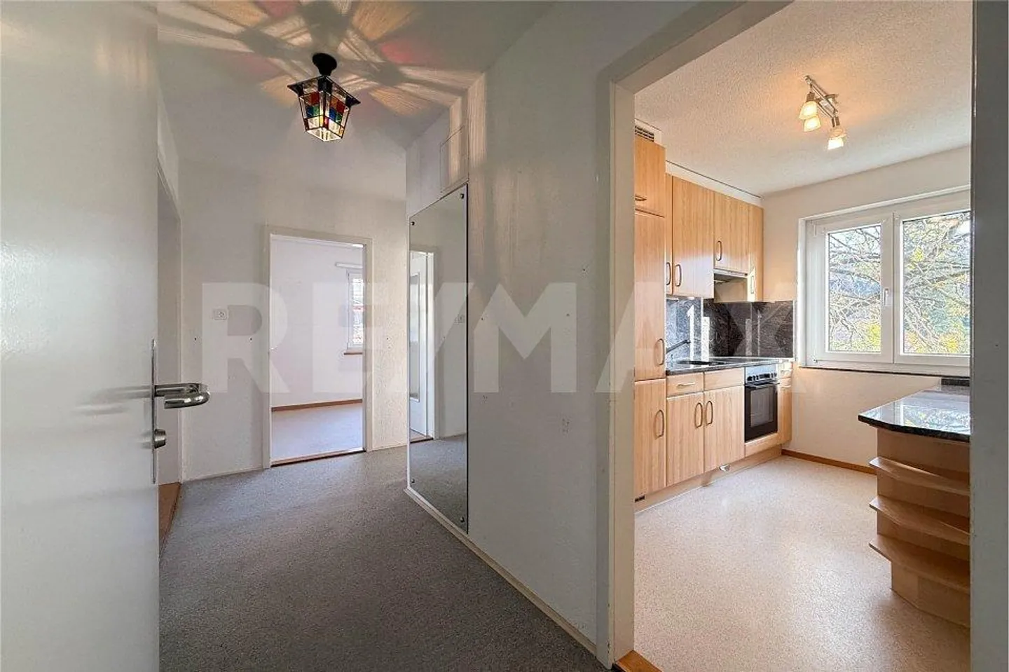 3.5 Room Apartment - Photo 2 of 12