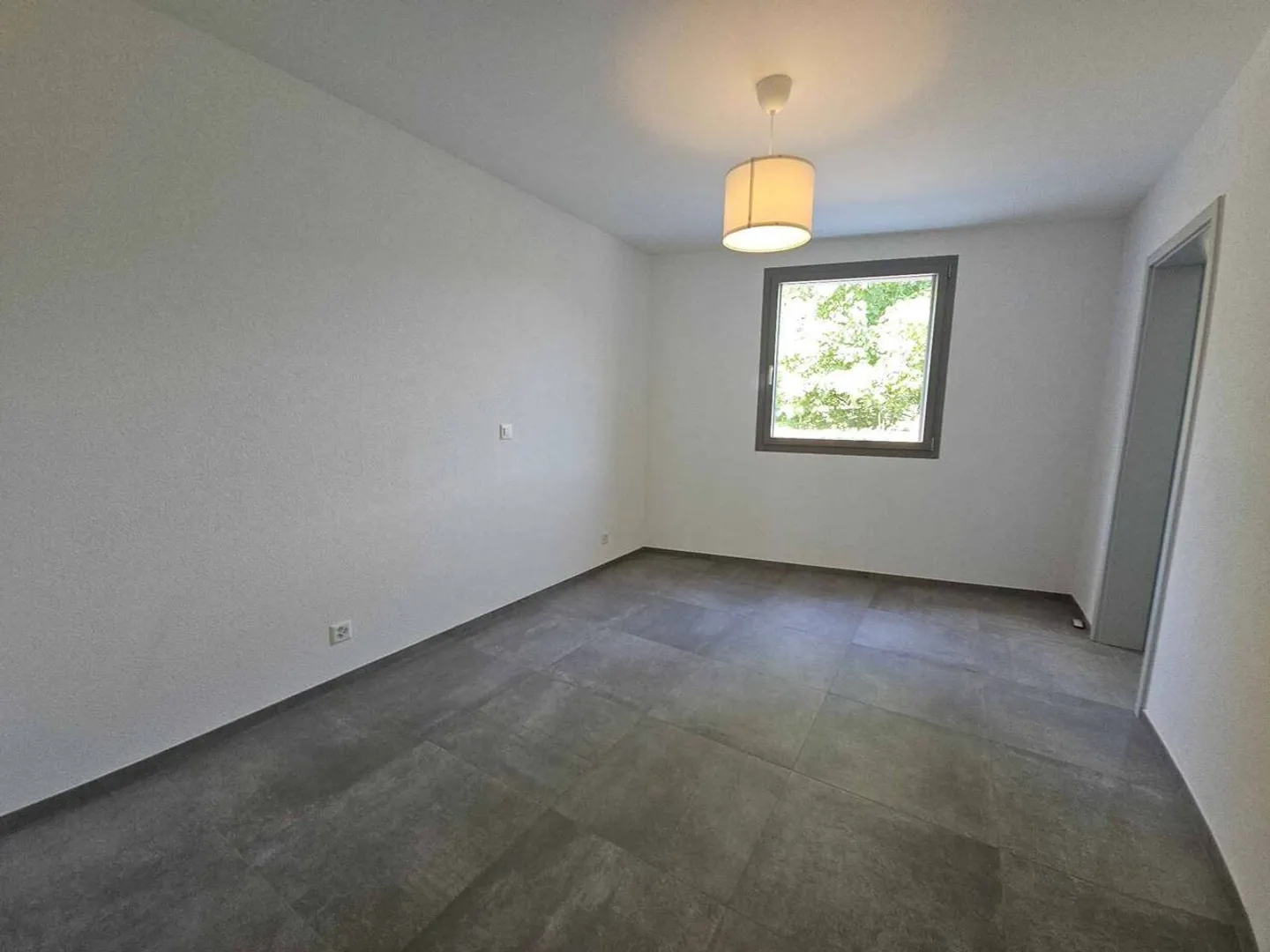 Magnifique villa contemporaine de 5,5 pièces - Photo 5 sur 9