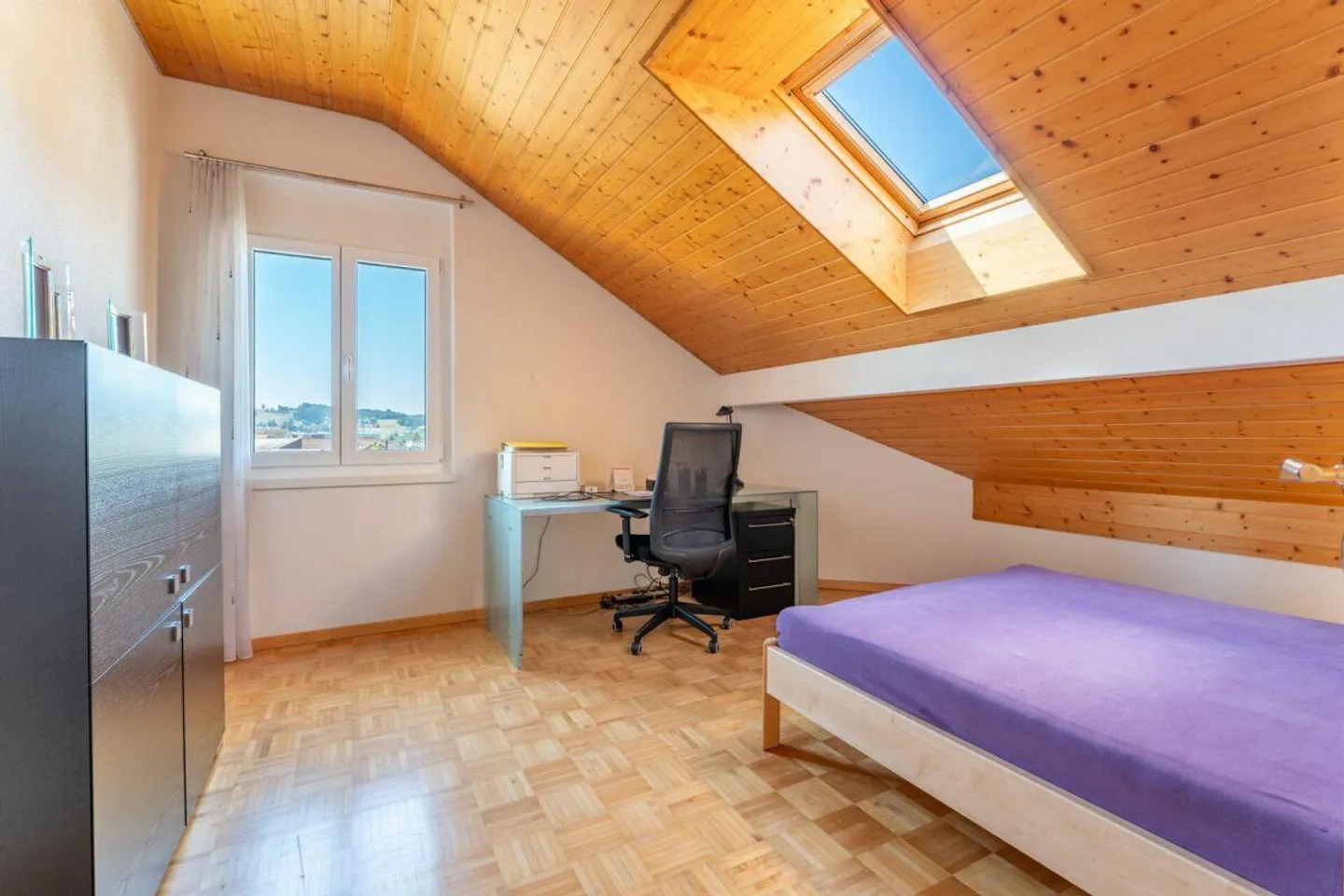 Es Huus em Huus: grossi 6.5-Zemmer-Maisonette-Wohnig - Foto 8 von 12