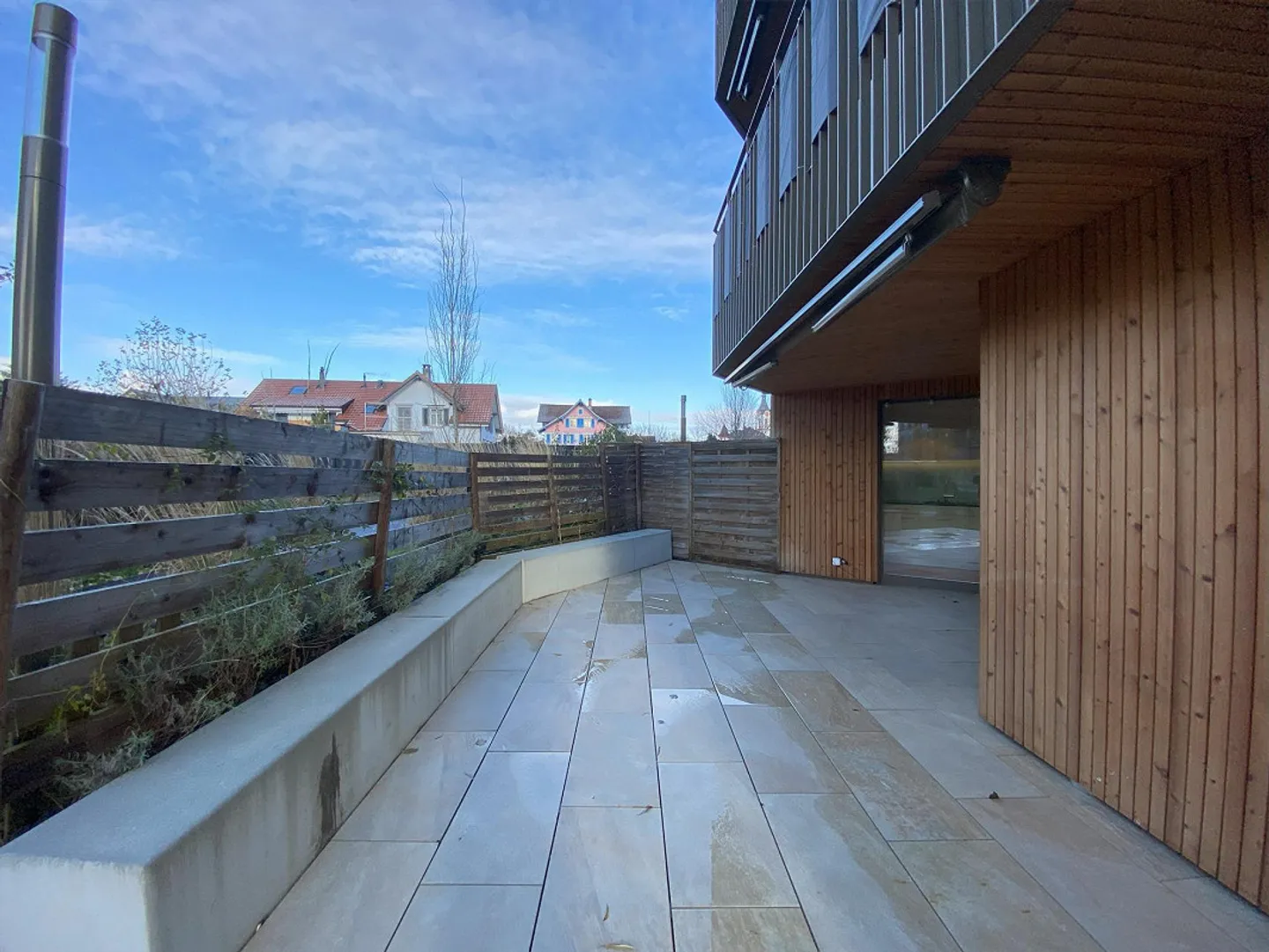 Evening Sun with Large Seating Area - Photo 4 of 6