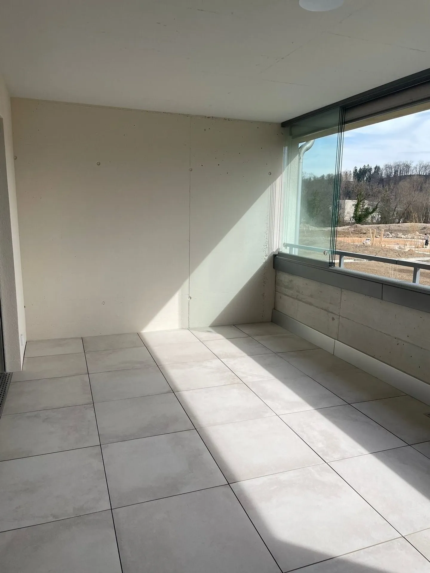 Modern 3.5-room apartment with balcony in a quiet location in Zwingen - Photo 12 of 15