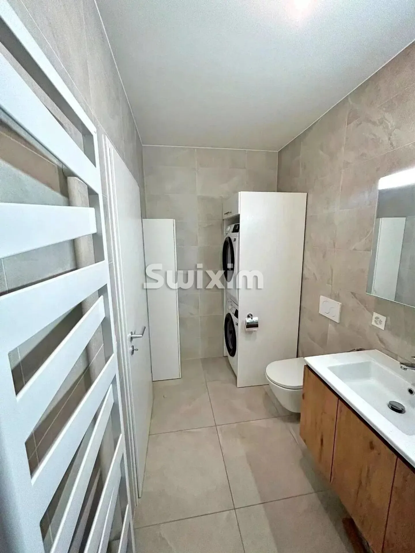 EXCLUSIF - Aux Celliers, un appartement lumineux de 4 pièces avec grande terrasse au bord de l'eau - Photo 6 sur 12