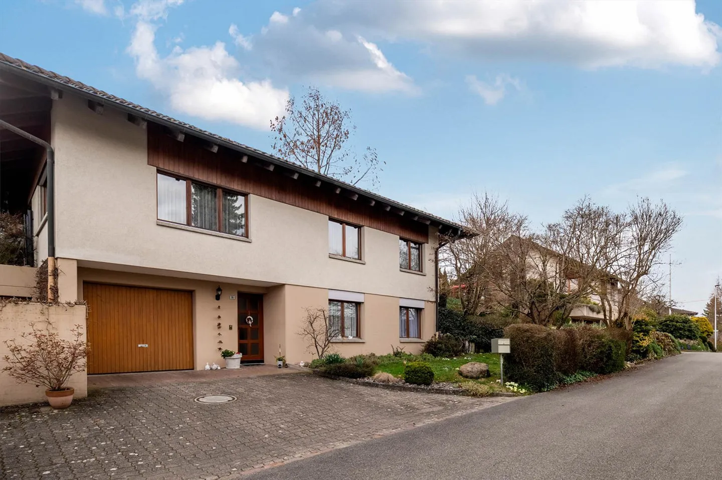 Casa unifamiliare adatta alle famiglie con tanto spazio e potenziale! - Foto 14 di 18