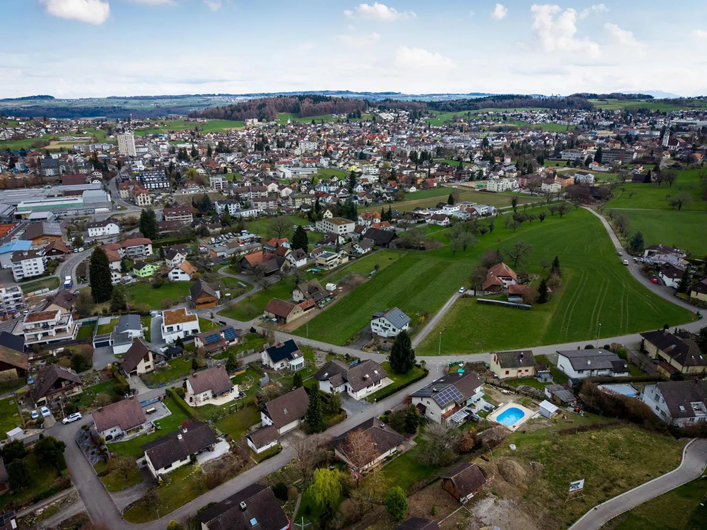 Casa unifamiliare adatta alle famiglie con tanto spazio e potenziale! - Foto 16 di 18