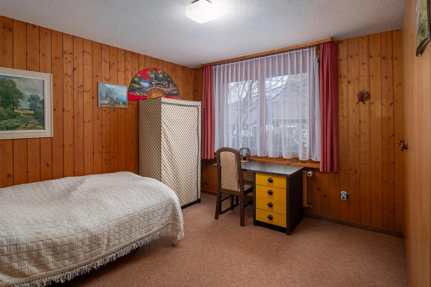 Casa unifamiliare adatta alle famiglie con tanto spazio e potenziale! - Foto 3 di 18