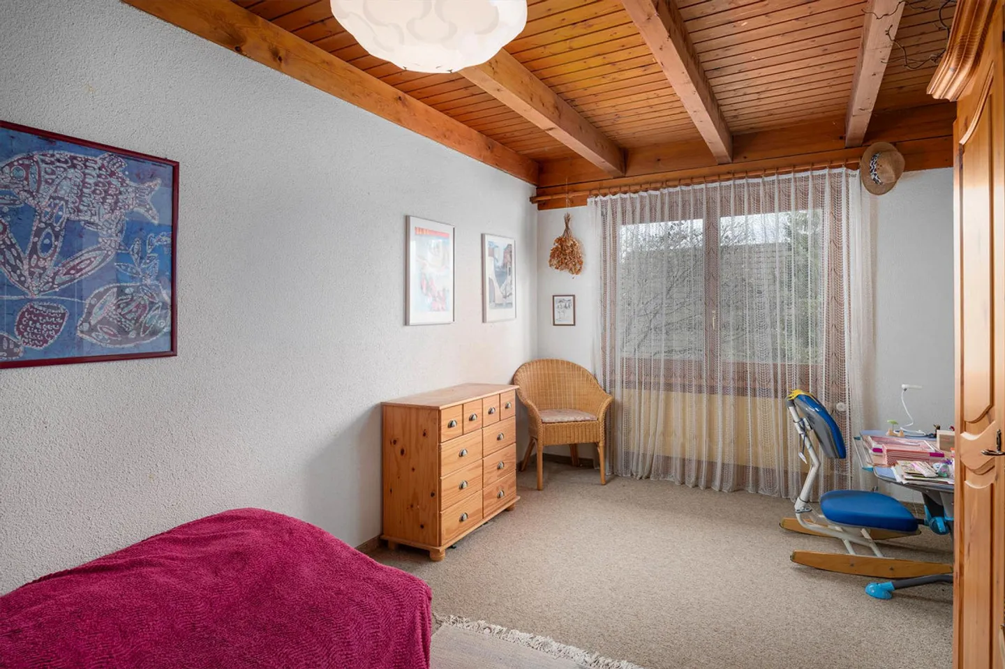 Casa unifamiliare adatta alle famiglie con tanto spazio e potenziale! - Foto 8 di 18