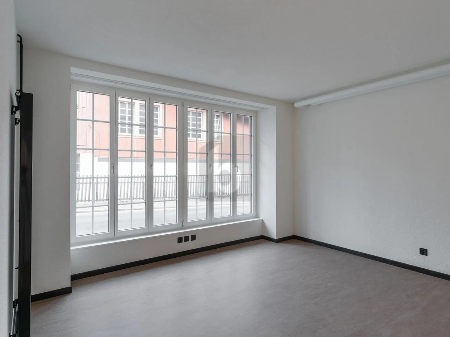 SMART SPACE: OFFICE/PRACTICE IN PRIME LOCATION - Photo 1 of 6