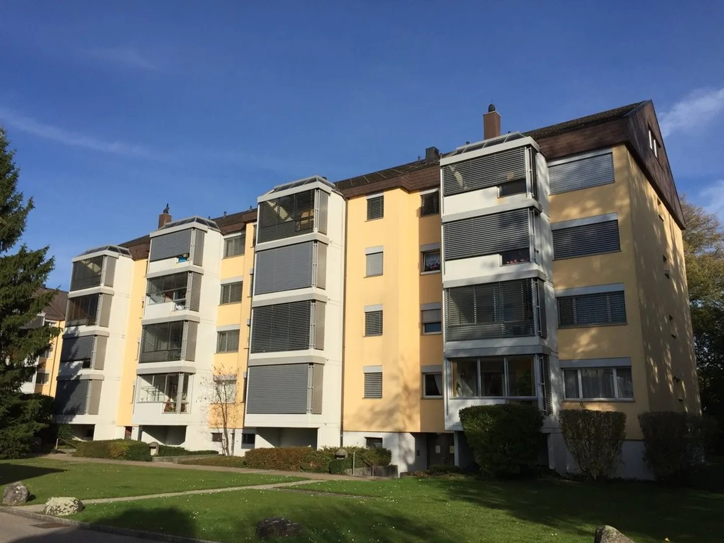 Place de parking extérieure à louer - Photo 2 sur 2