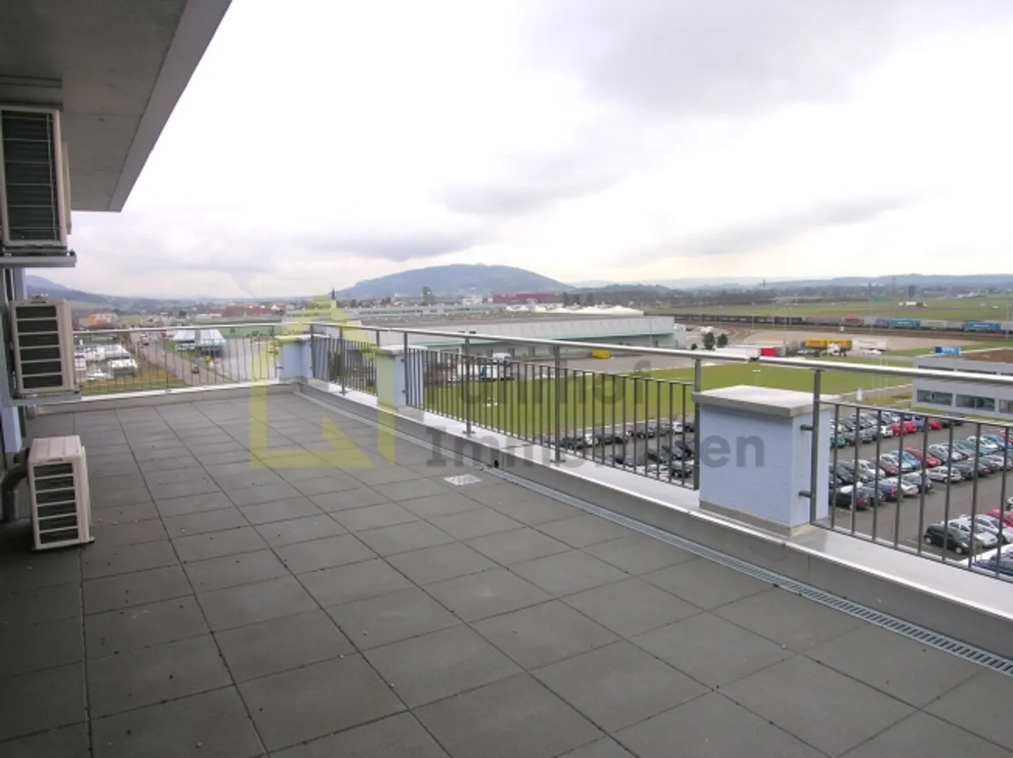 Bright office space in a central location with terrace - Photo 4 of 12