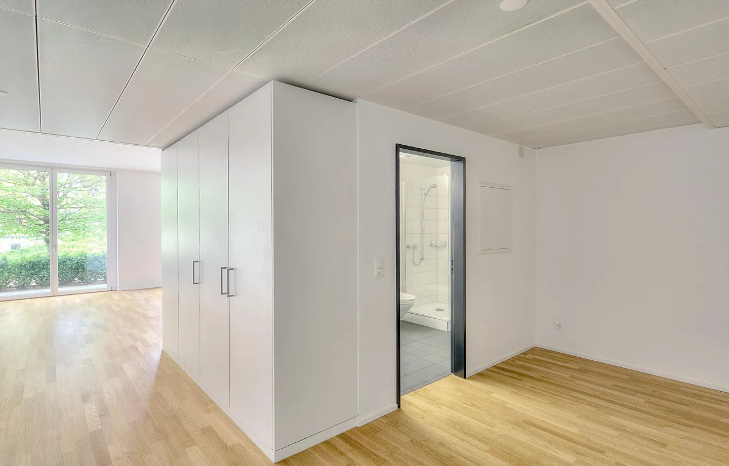 Studio Moderno Vicino alla Stazione - Foto 3 di 5