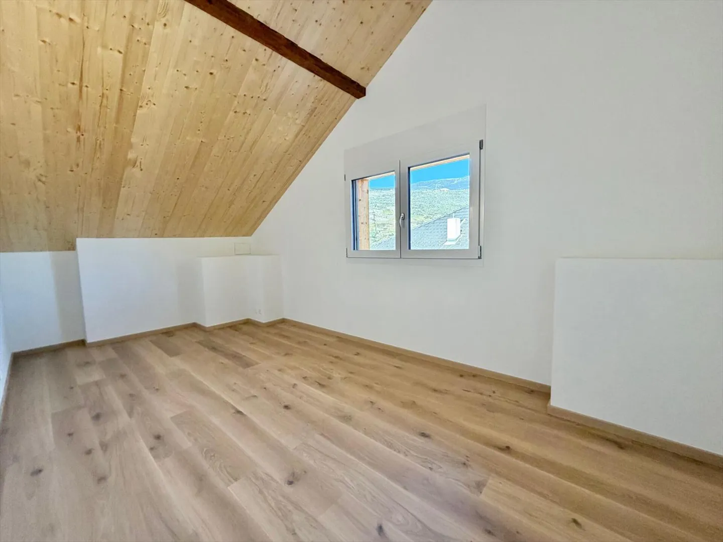 Contiguous Villa 3.5 Rooms in Chalais - Photo 8 of 13