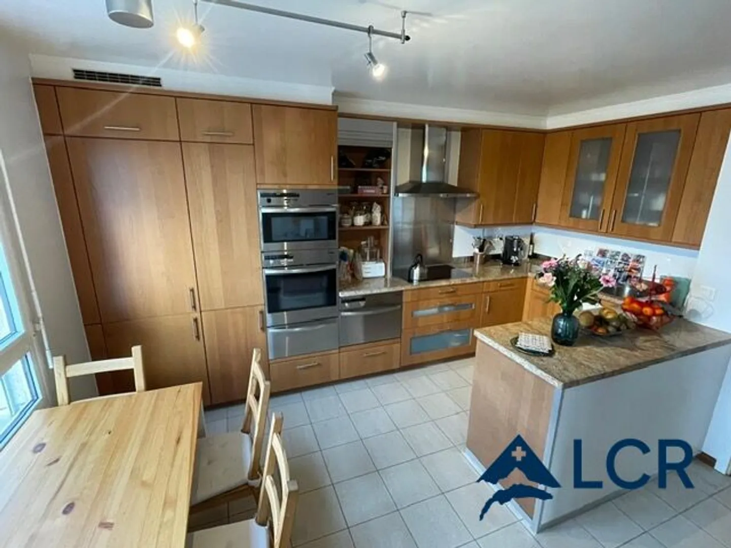Beautiful apartment for short term rental in Lausanne / furnished / 3 bedrooms / 2 bathrooms / 1 terrace - Photo 4 of 11