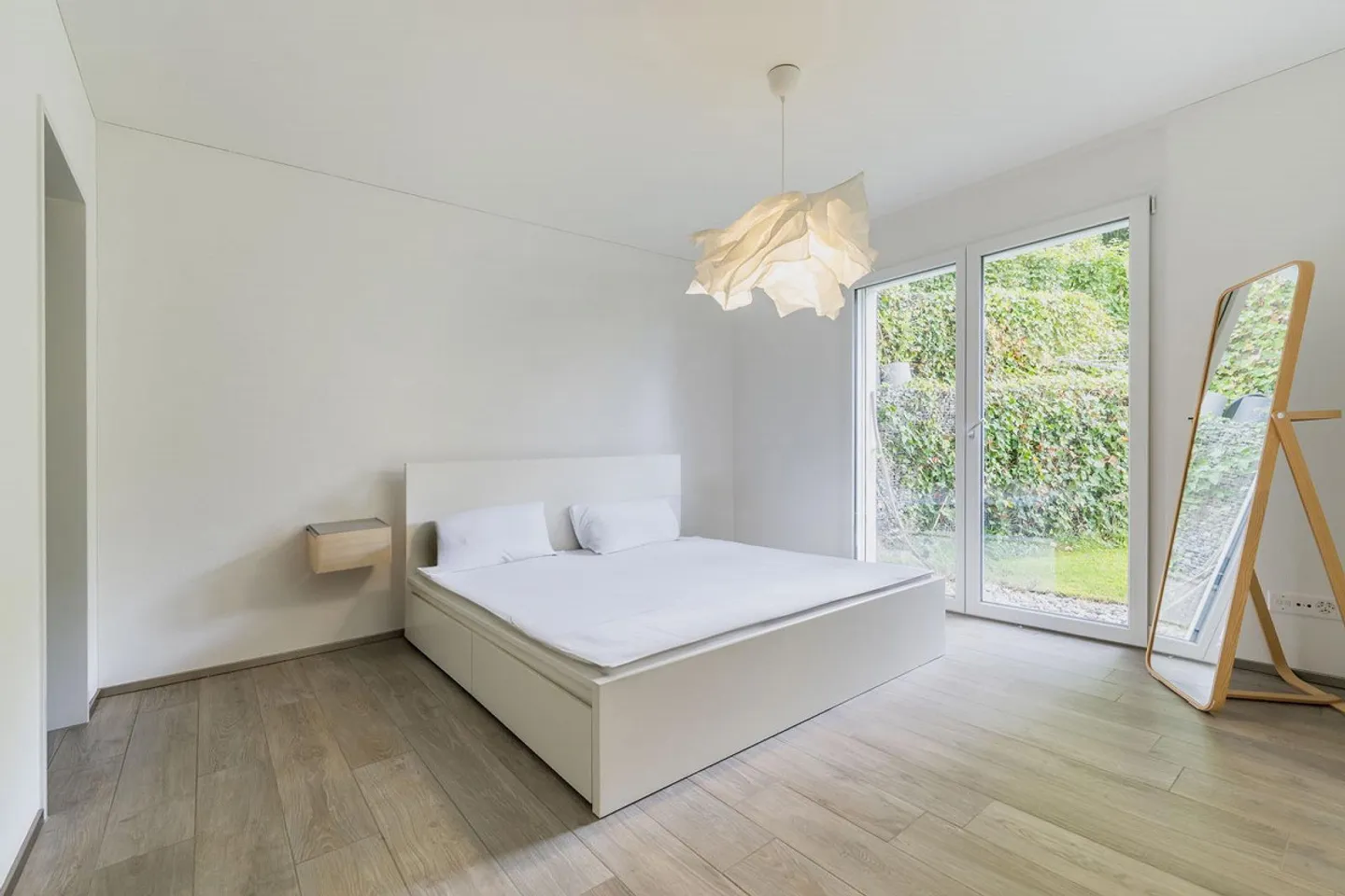 Appartement moderne dans un emplacement calme - Photo 3 sur 4