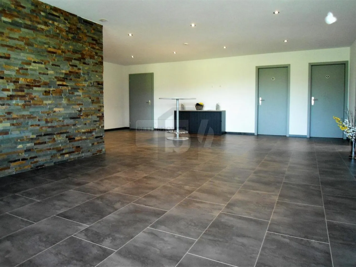 Office space for rent - Photo 3 of 6