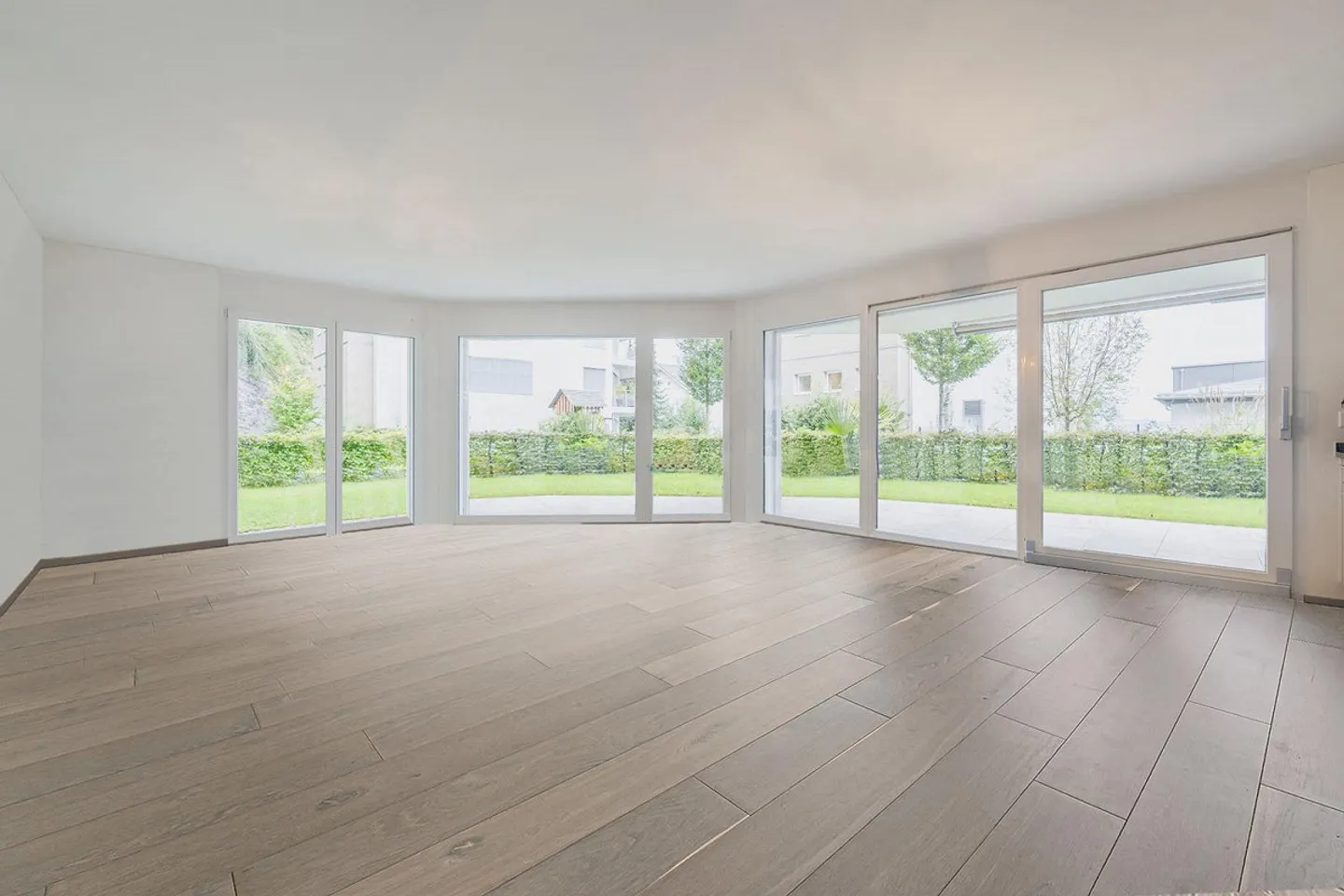 Appartement moderne dans un emplacement calme - Photo 2 sur 4