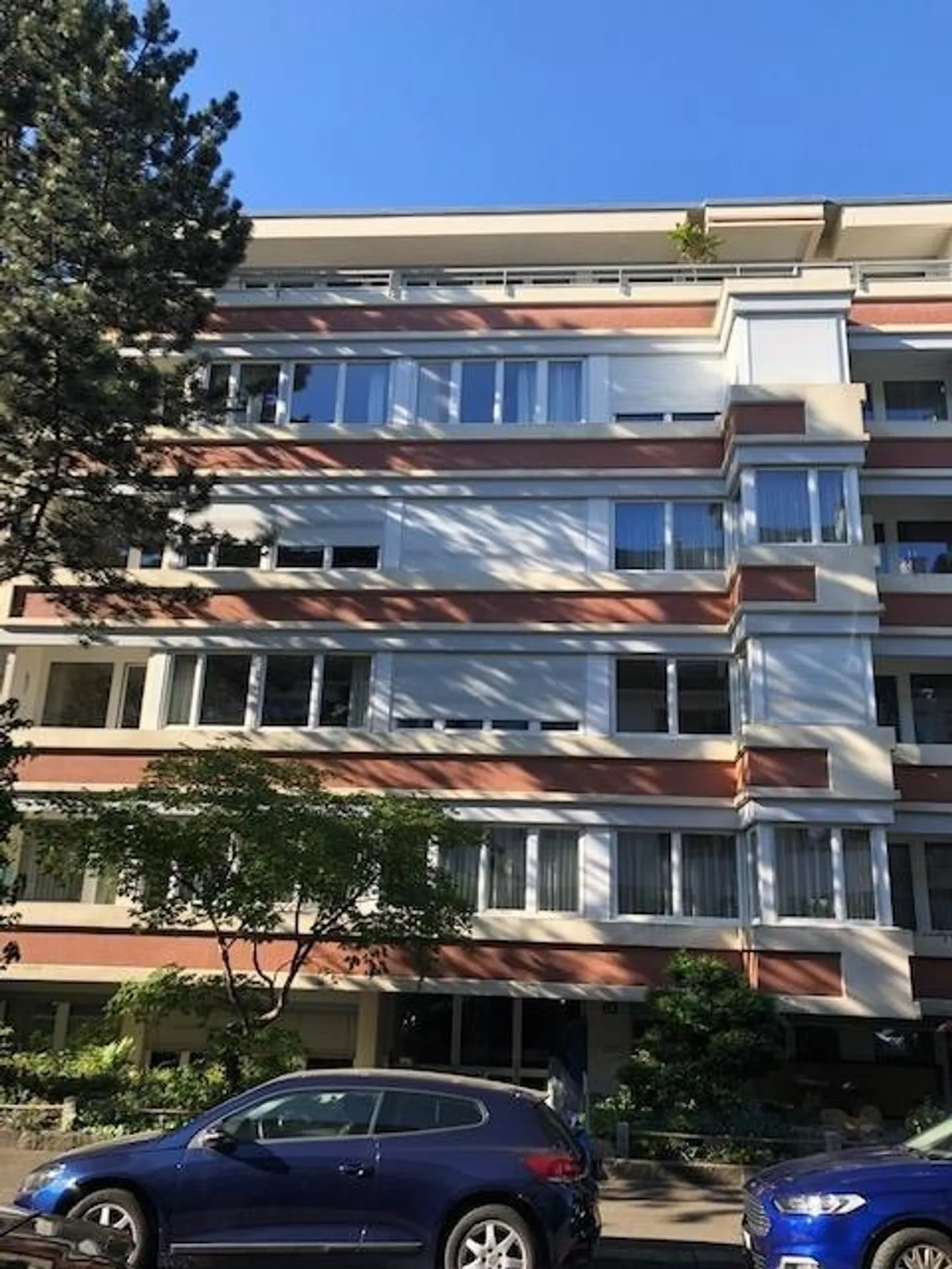 Bright and modern apartment near Schützenmattpark - Photo 1 of 8