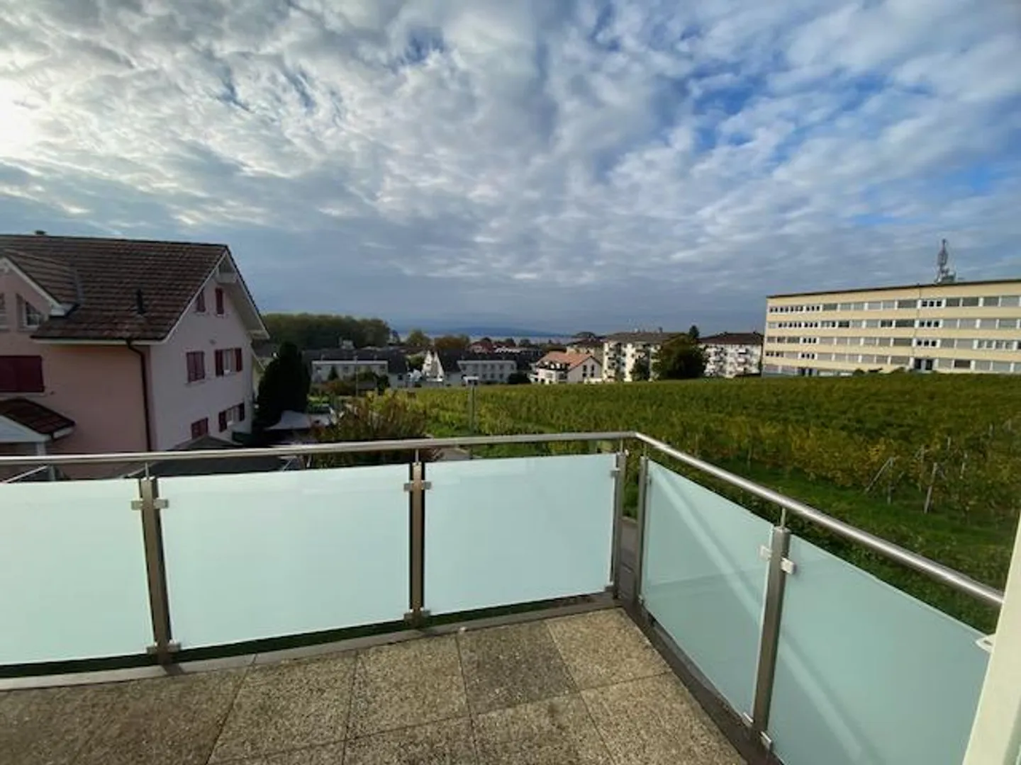 Beautiful 3.5-room apartment - Mont-sur-Rolle - Lake view - Photo 5 of 13