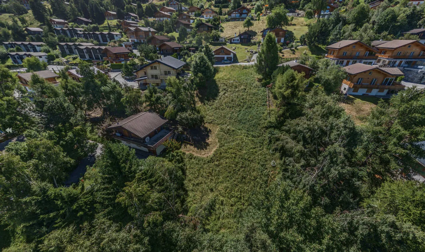 Baugrundstück von 1082m2 in Wohngebiet nahe dem Zentrum der Station - Foto 1 von 6