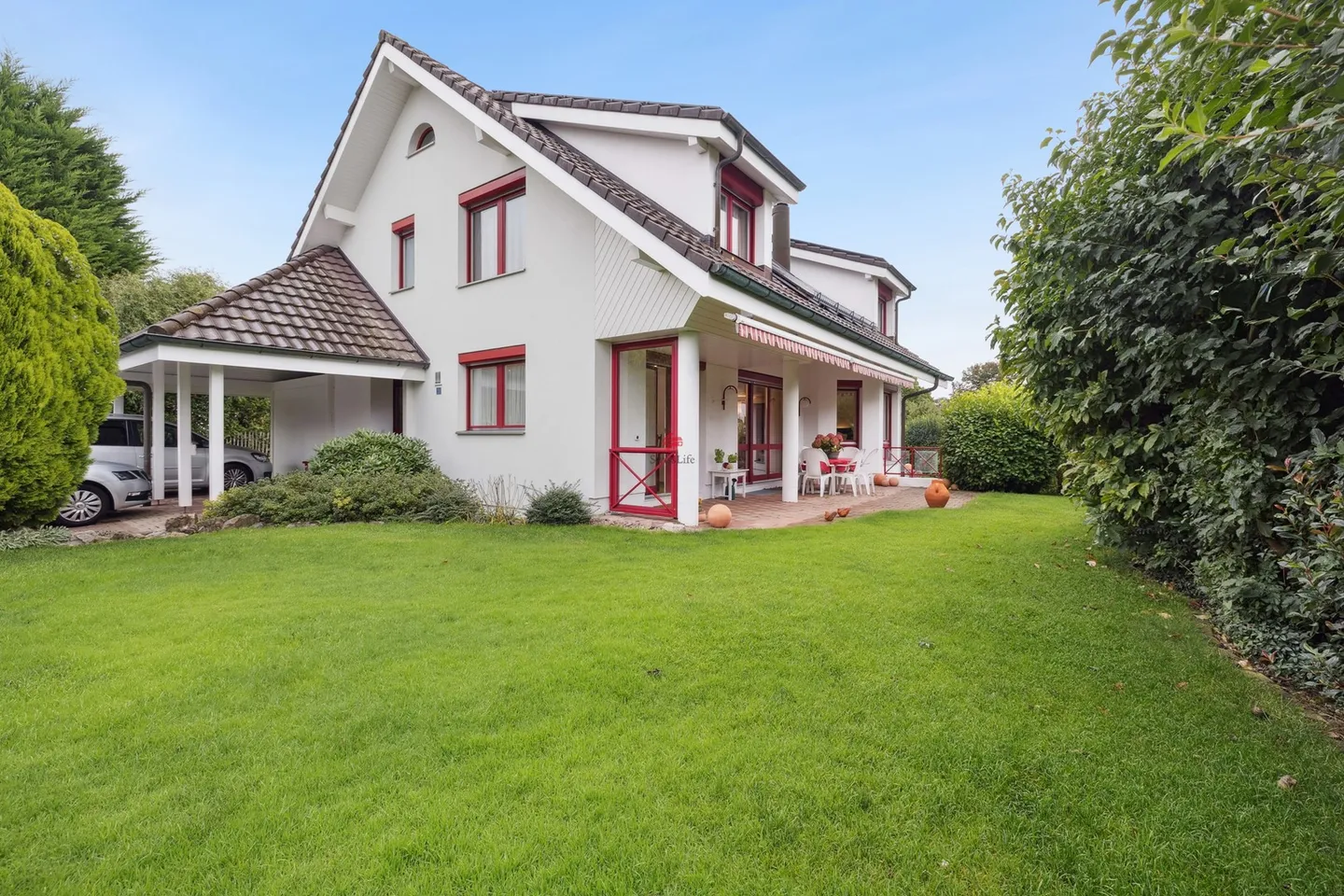 Single house for sale - Photo 1 of 16