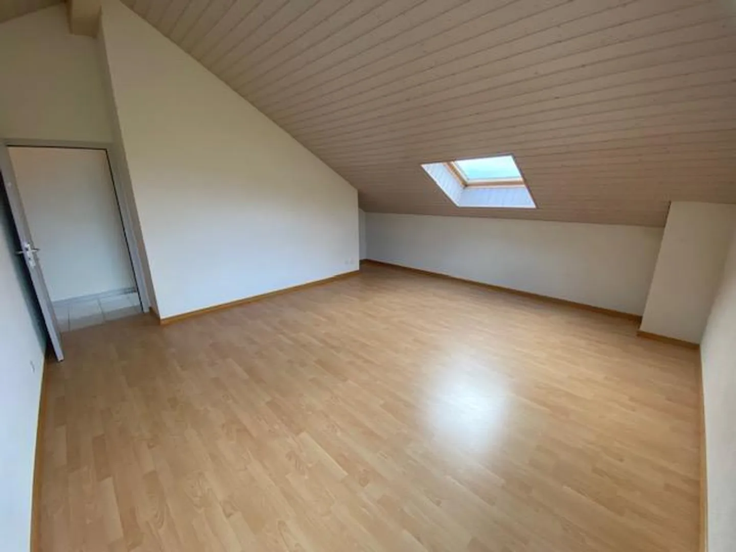 Beautiful 3.5-room apartment - Mont-sur-Rolle - Lake view - Photo 10 of 13
