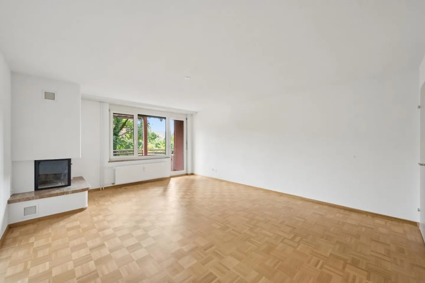 Ampio appartamento di 5,5 locali in una posizione tranquilla a Reinach - Foto 1 di 10