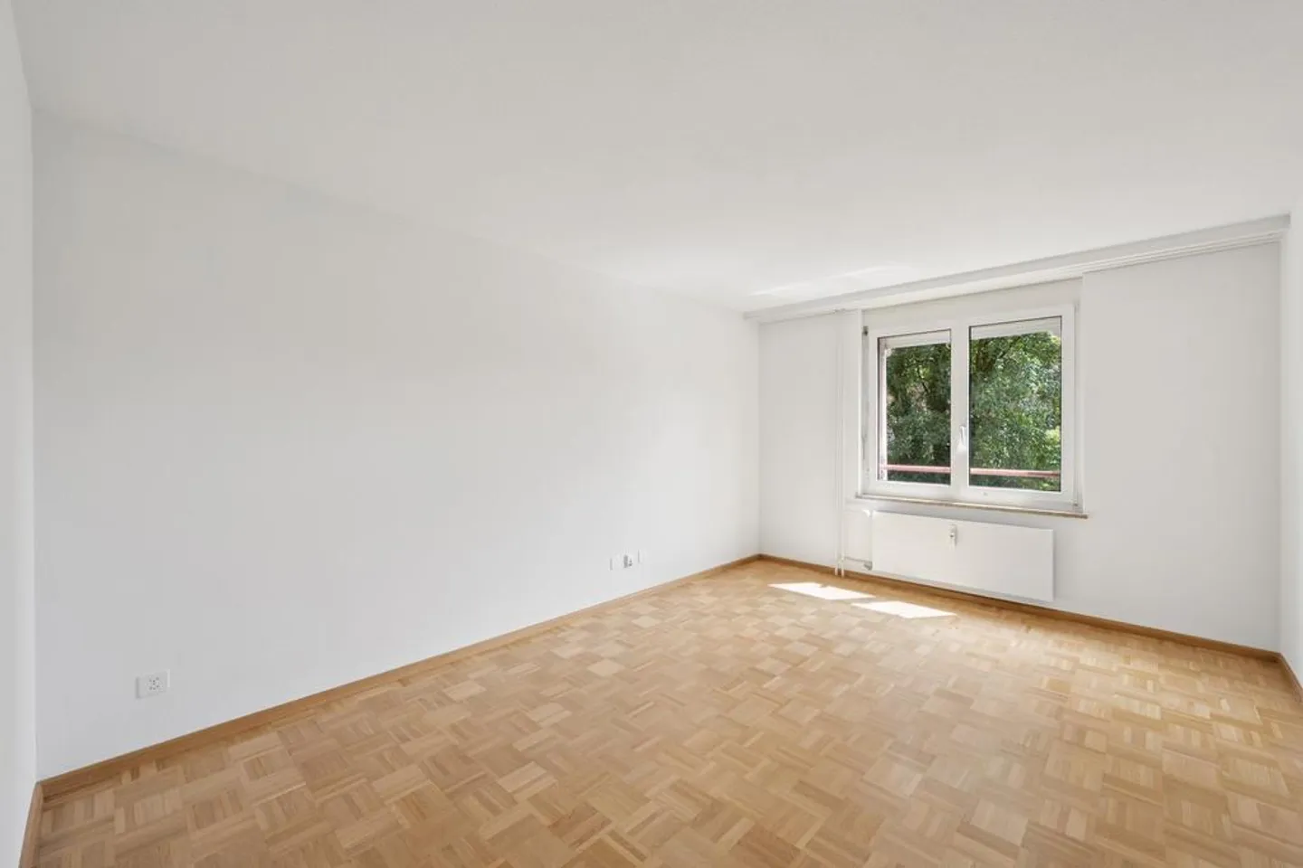 Ampio appartamento di 5,5 locali in una posizione tranquilla a Reinach - Foto 5 di 10