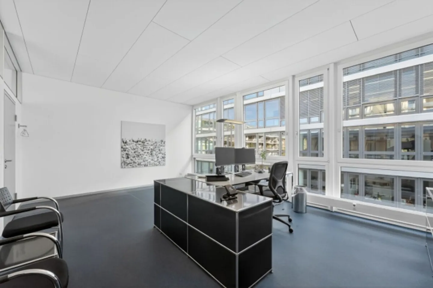 Espace de bureau de 160m2 dans la ville de Zug - Photo 6 sur 8