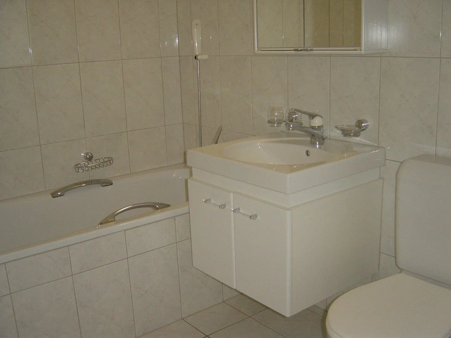 Sunny 2.5-Room Ground Floor Apartment - Photo 8 of 12