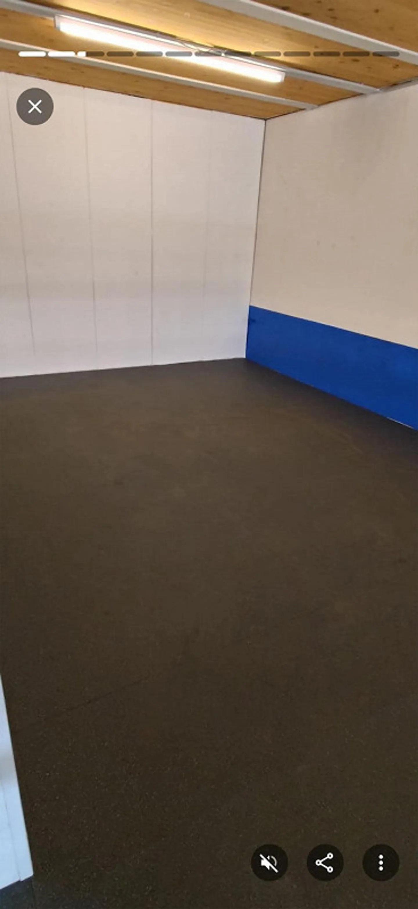 Garage Salle de loisirs Atelier dans une grange - Photo 5 sur 8