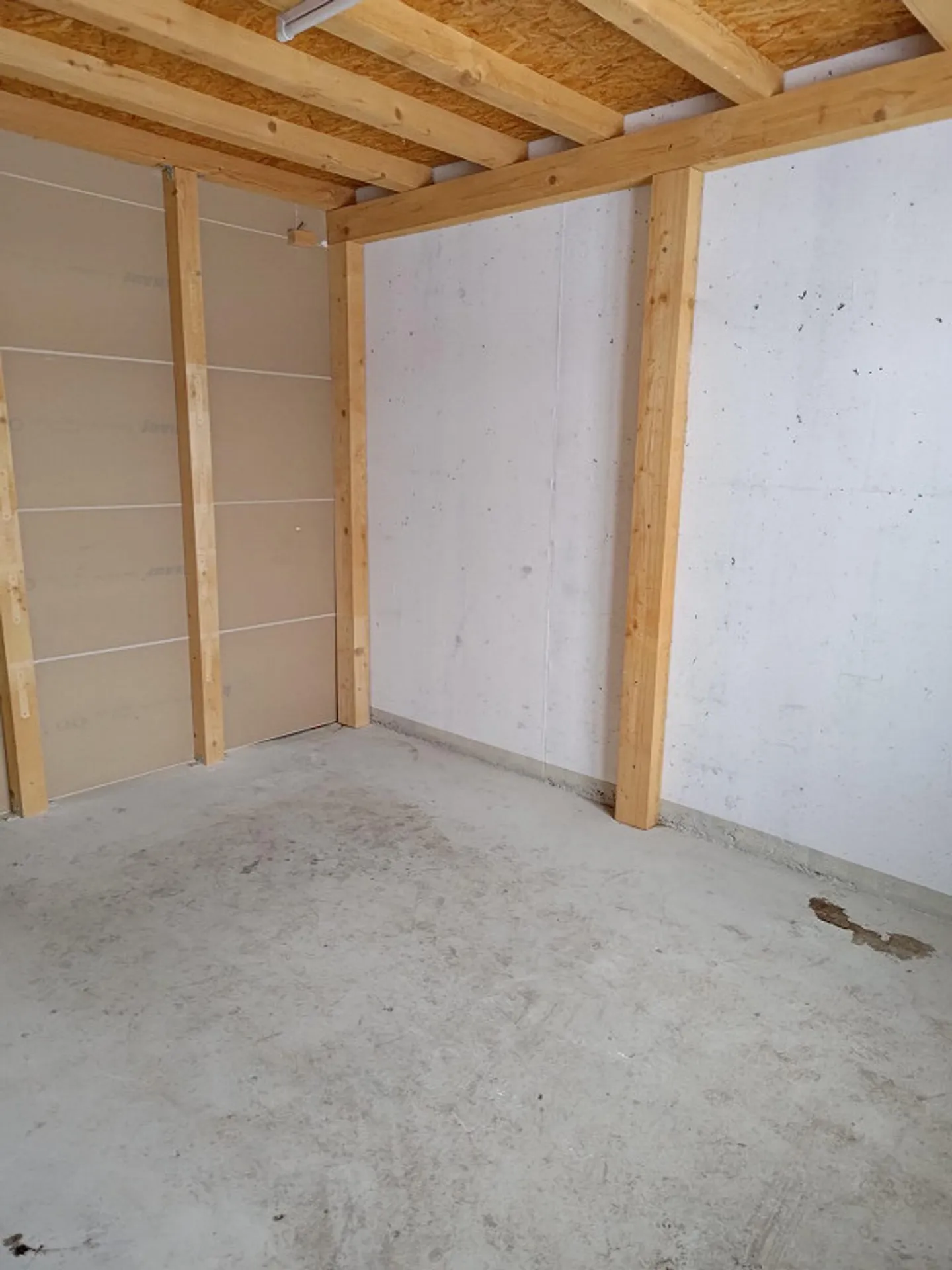 Garage Salle de loisirs Atelier dans une grange - Photo 7 sur 8