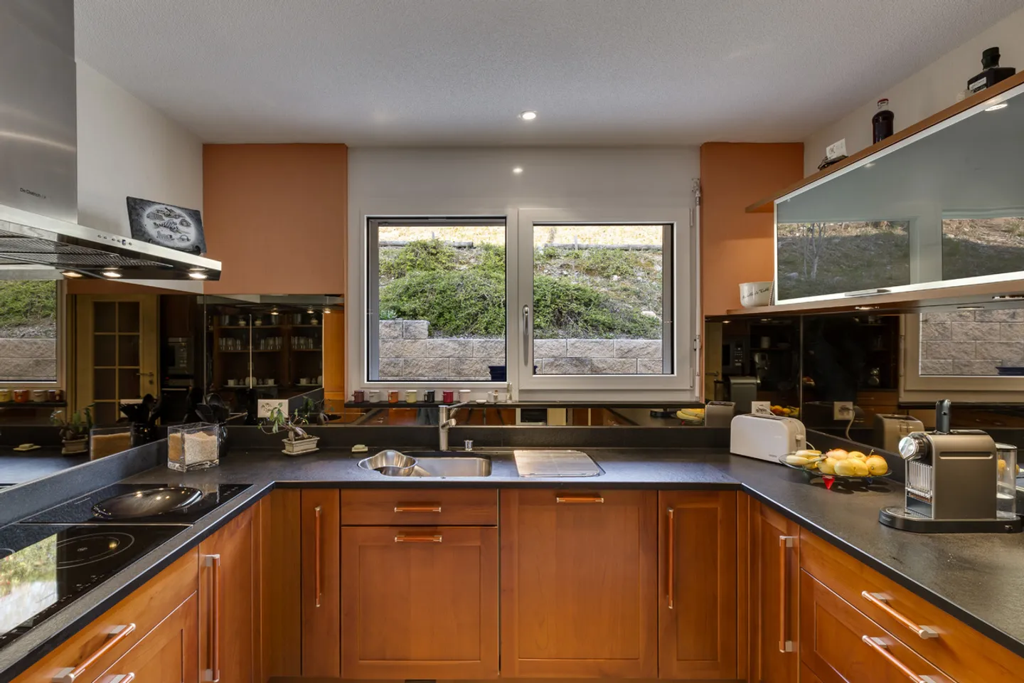 Belle villa avec piscine offrant un panorama exceptionnel - Photo 6 sur 14