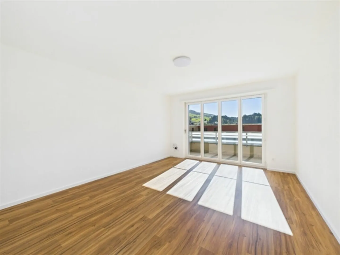 RENOVE RECEMMENT AVEC BELLE VUE - Photo 2 sur 7