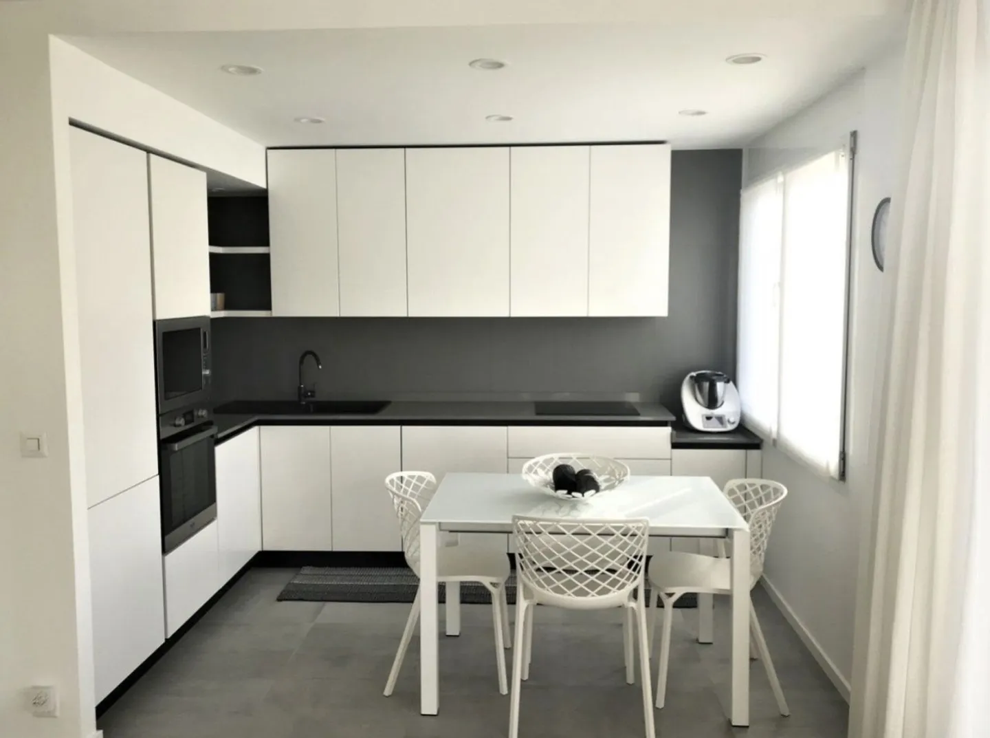 Charmante 2.5 Zimmer Wohnung - Foto 1 von 11