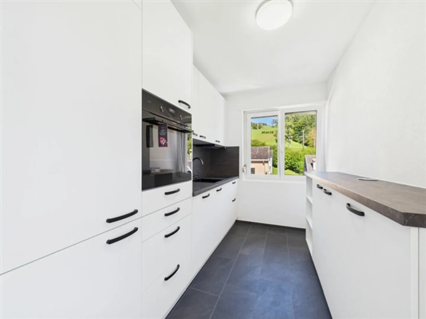 RENOVE RECEMMENT AVEC BELLE VUE - Photo 4 sur 7