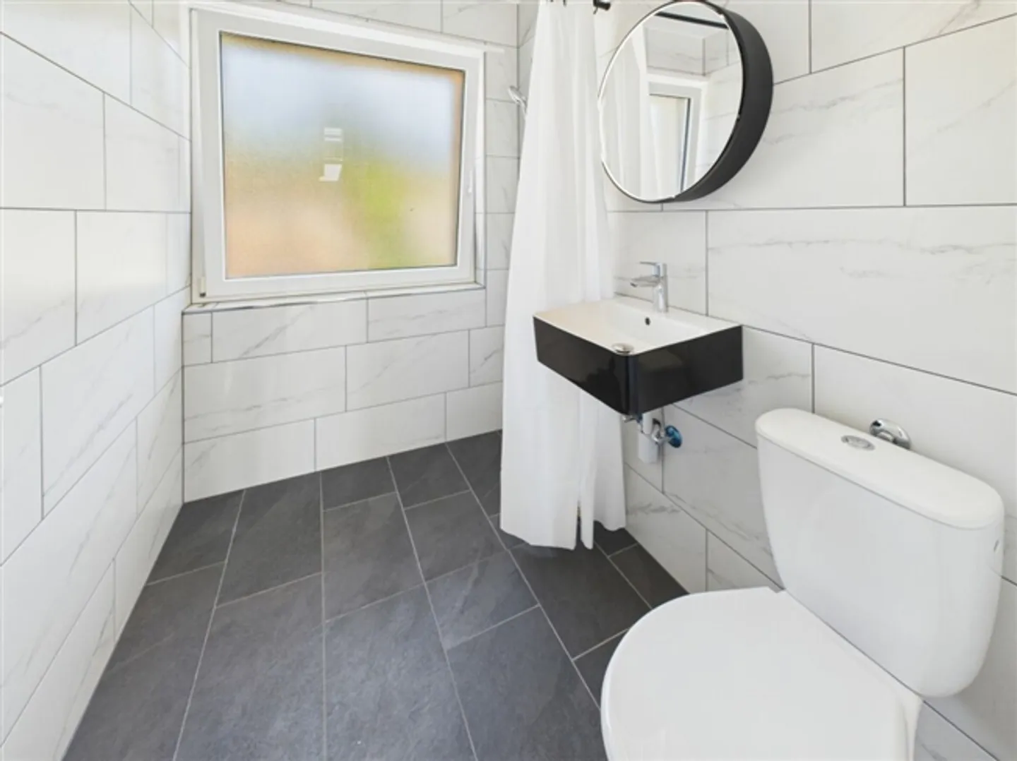 RENOVE RECEMMENT AVEC BELLE VUE - Photo 5 sur 7