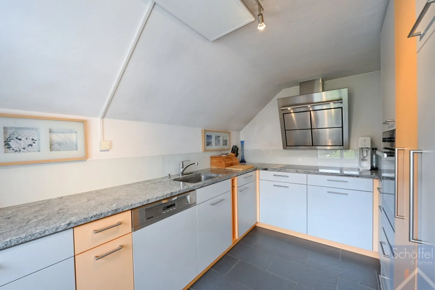 Casa angolare di 7 stanze - Foto 2 di 13