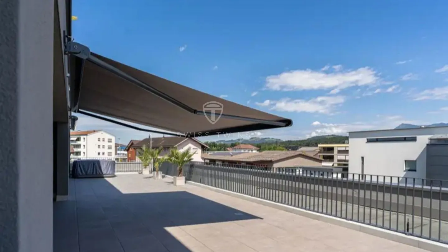 Luxurious 3.5-room terrace apartment with 132m² private terrace and stunning views of Pilatus & Rigi - Photo 11 of 12