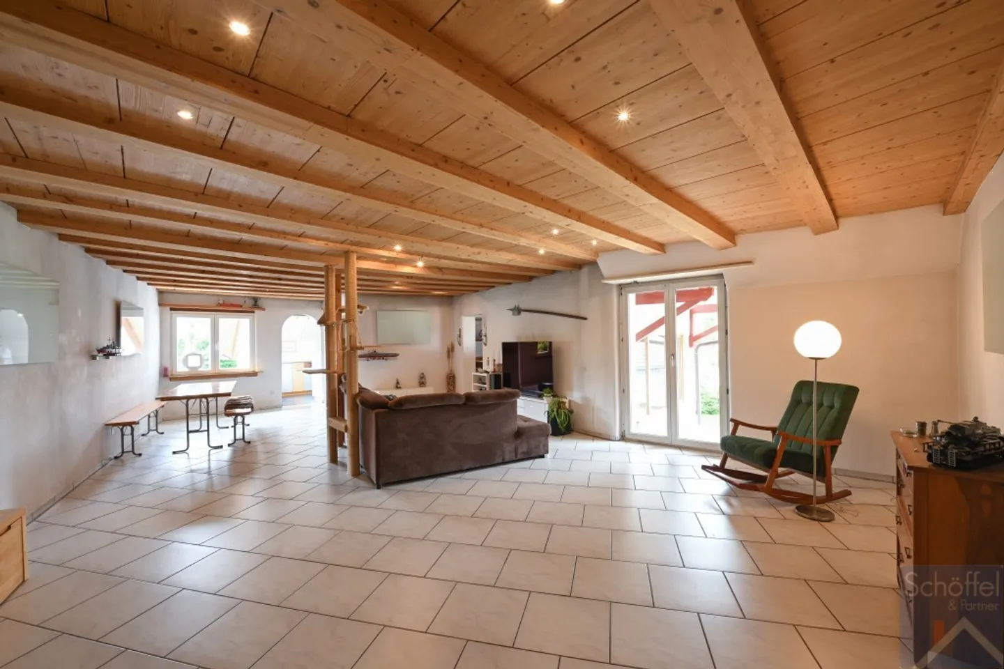 Casa angolare di 7 stanze - Foto 3 di 13