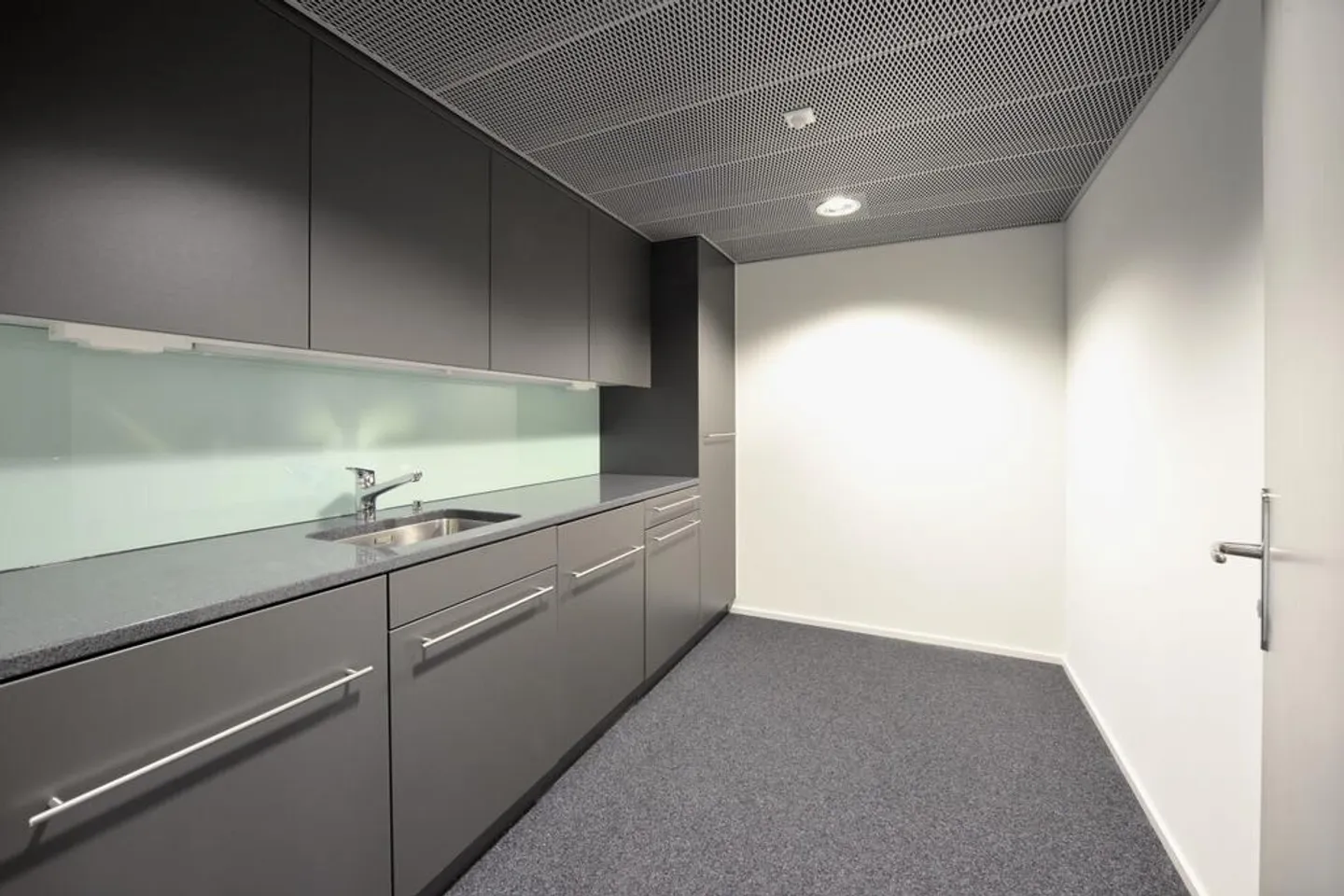 Office space near Altstetten train station 190m2 - Photo 4 of 4