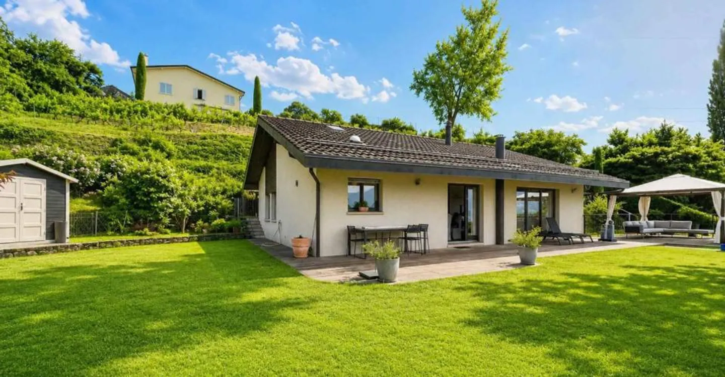 Einzelne Immobilie mit Seeblick und großem Grundstück - Foto 13 von 13