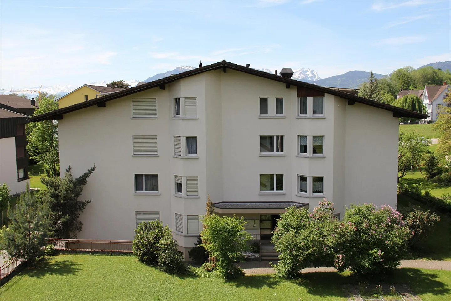 Renovated, spacious apartment in a quiet location - Photo 1 of 12