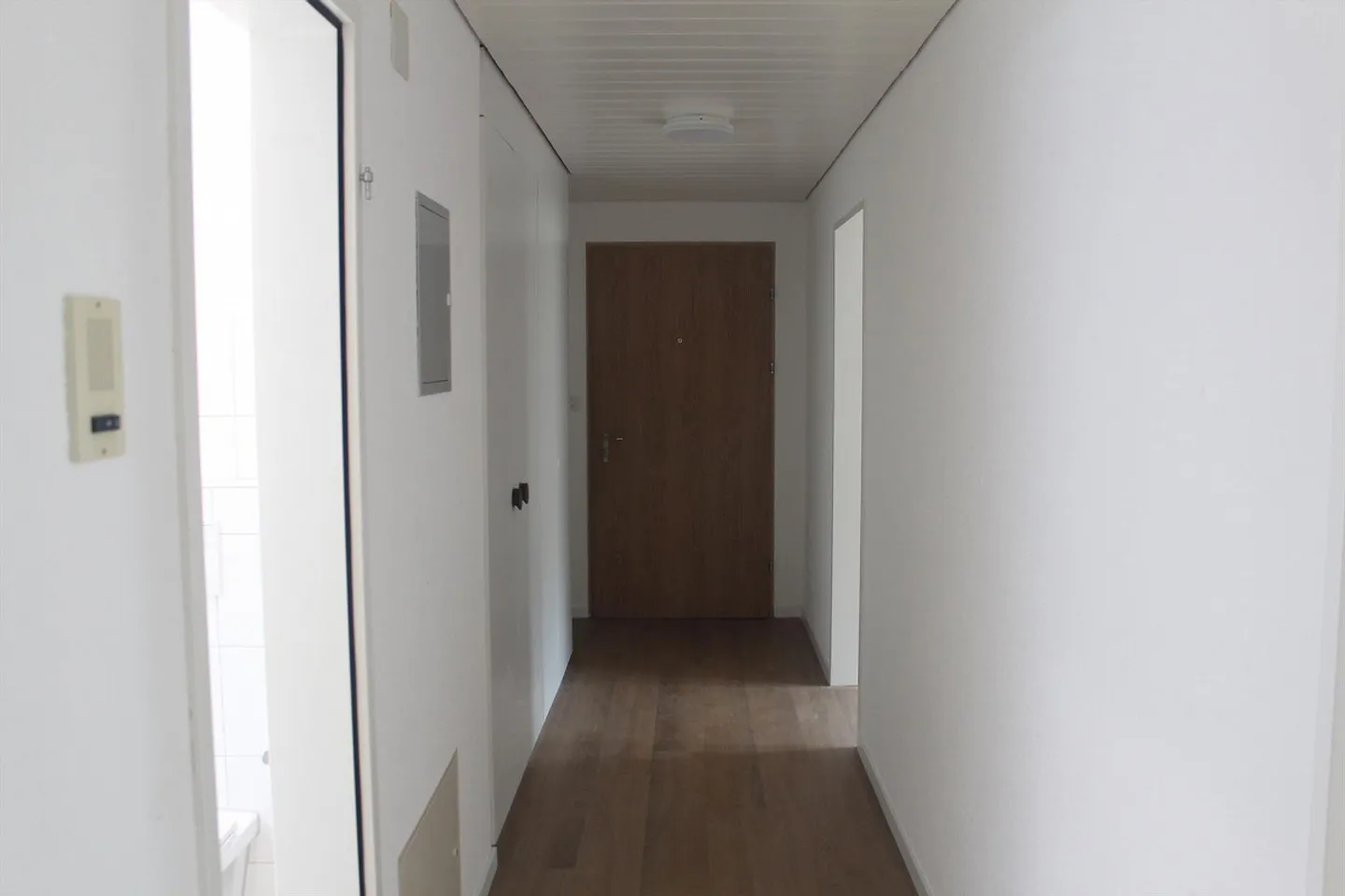 Renovated, spacious apartment in a quiet location - Photo 3 of 12