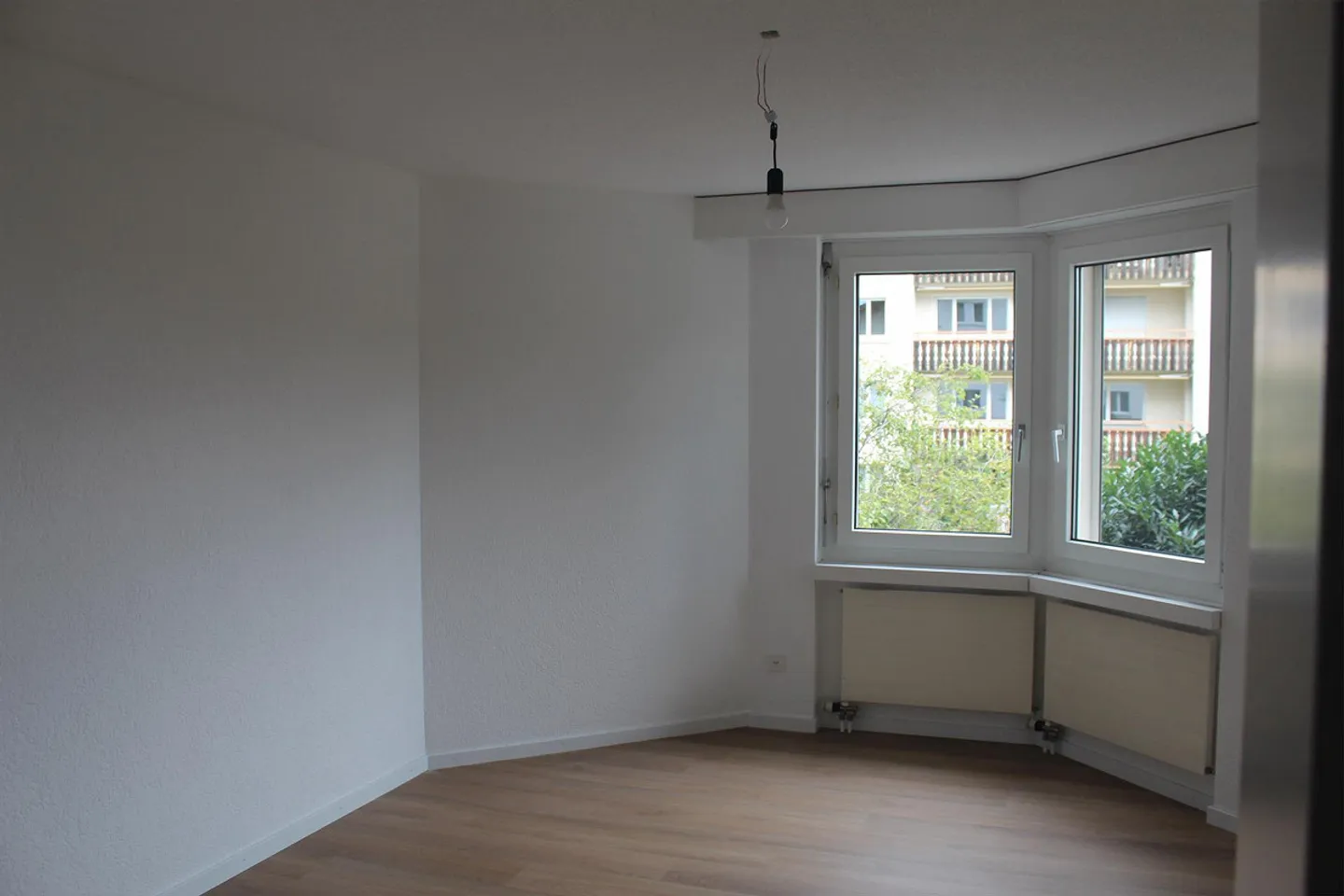 Renovated, spacious apartment in a quiet location - Photo 4 of 12