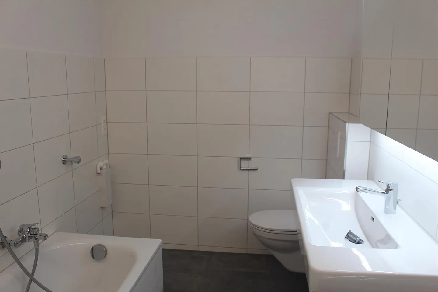 Renovated, spacious apartment in a quiet location - Photo 10 of 12