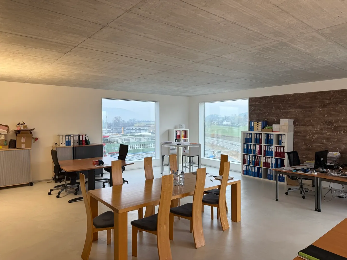 Delémont: Industrial and Administrative Building in Excellent Condition - Photo 1 of 6