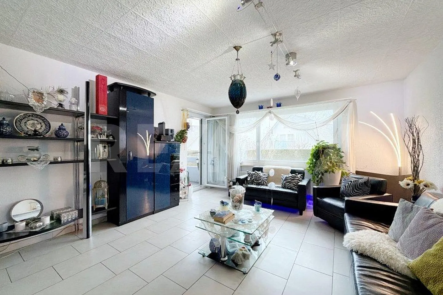 Appartement lumineux de 4,5 pièces avec balcon et coin salon - Photo 2 sur 13