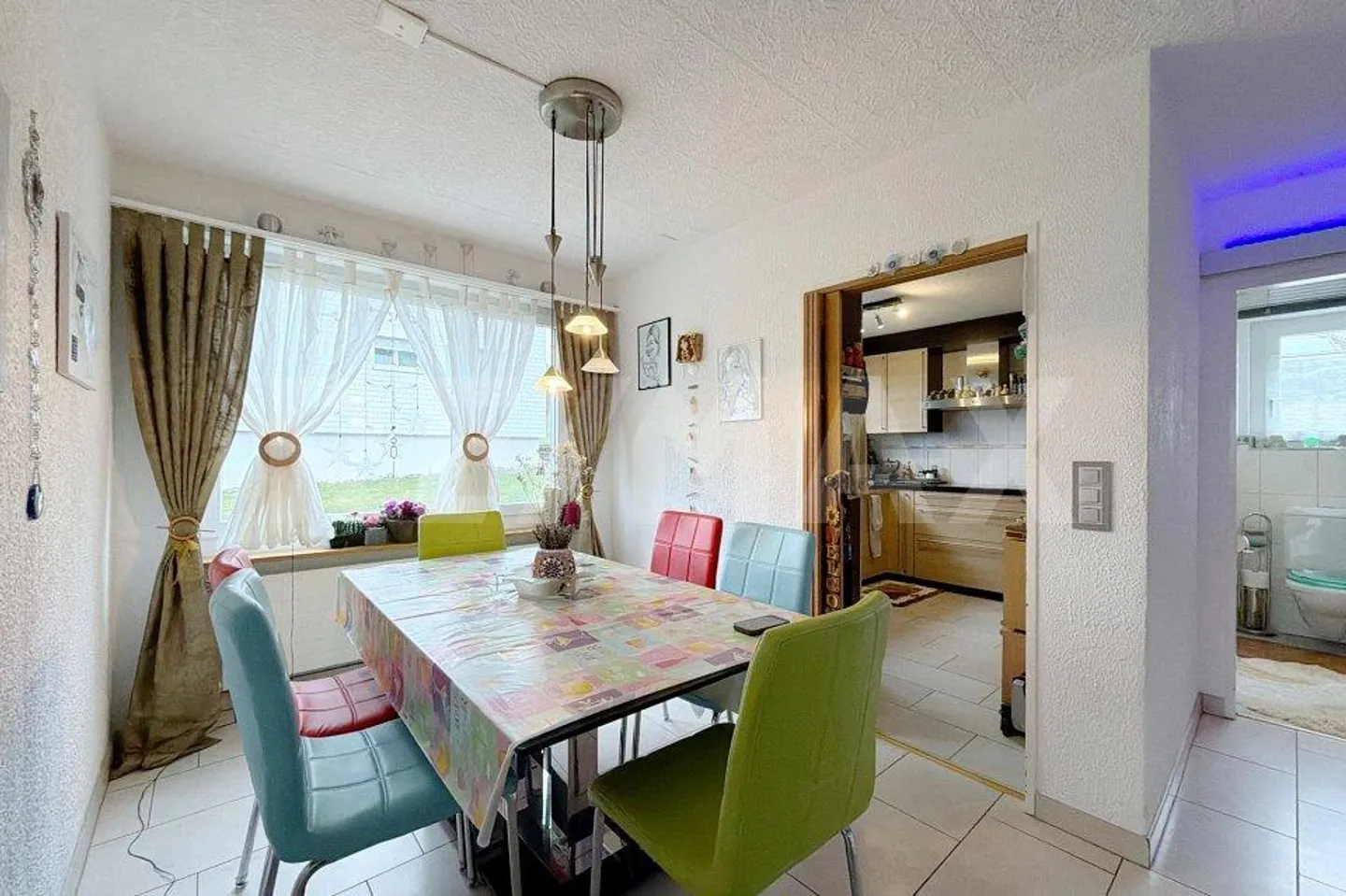 Appartement lumineux de 4,5 pièces avec balcon et coin salon - Photo 3 sur 13