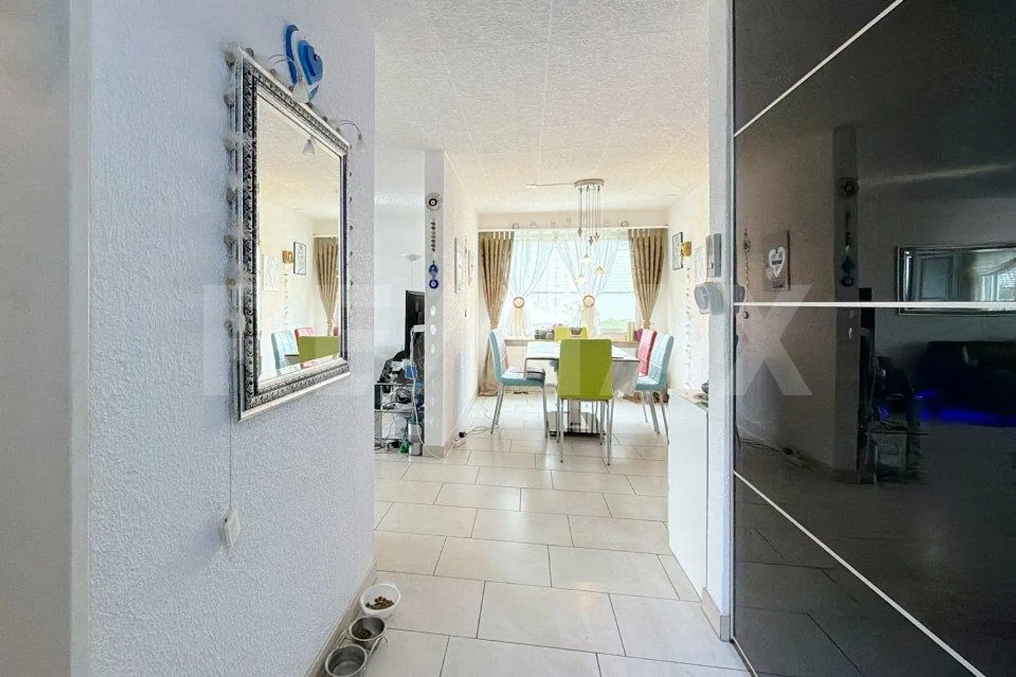 Appartement lumineux de 4,5 pièces avec balcon et coin salon - Photo 4 sur 13