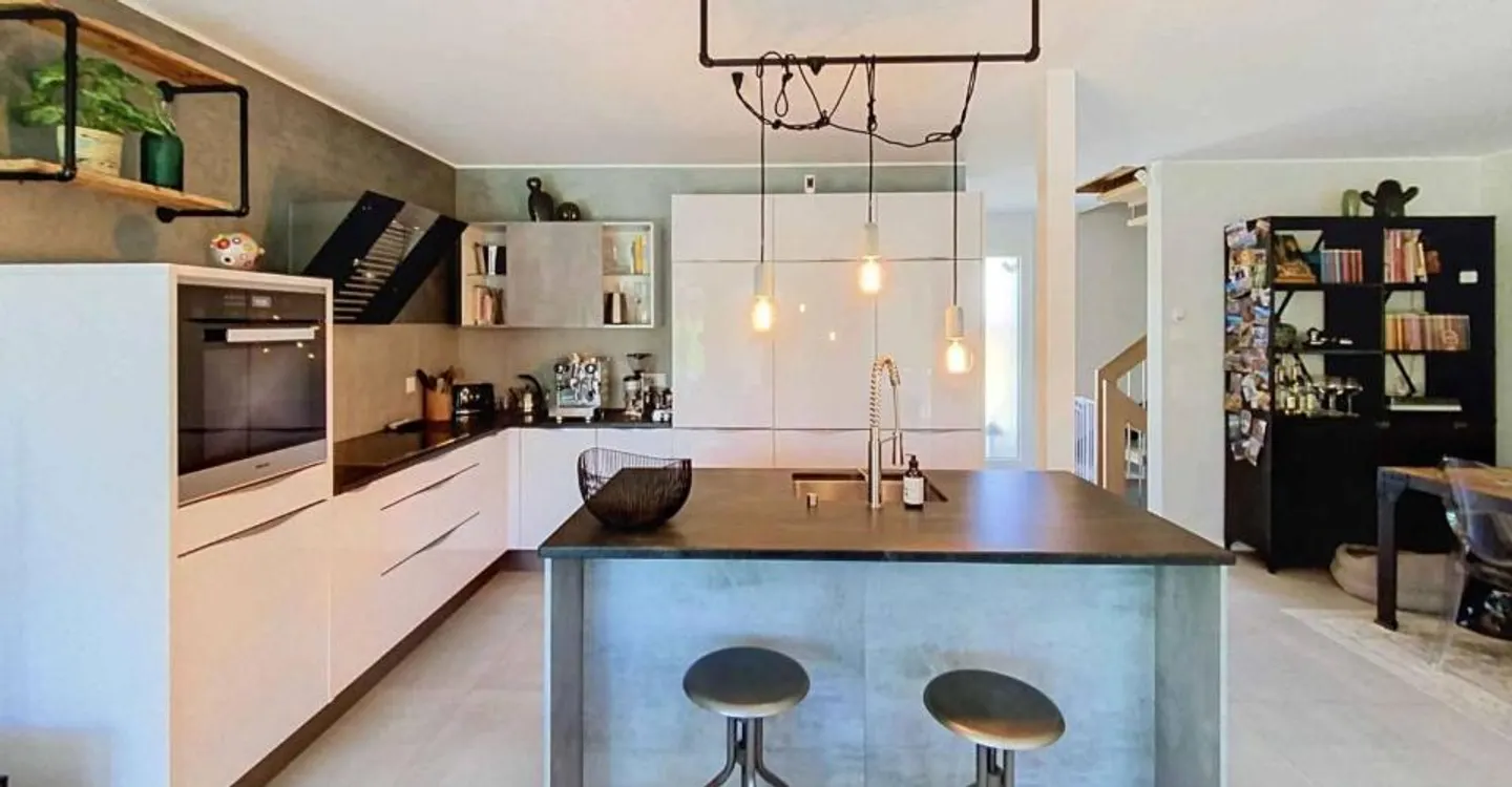 Beautiful recent villa in the heart of the charming village of Saint-Oyen - Photo 3 of 10