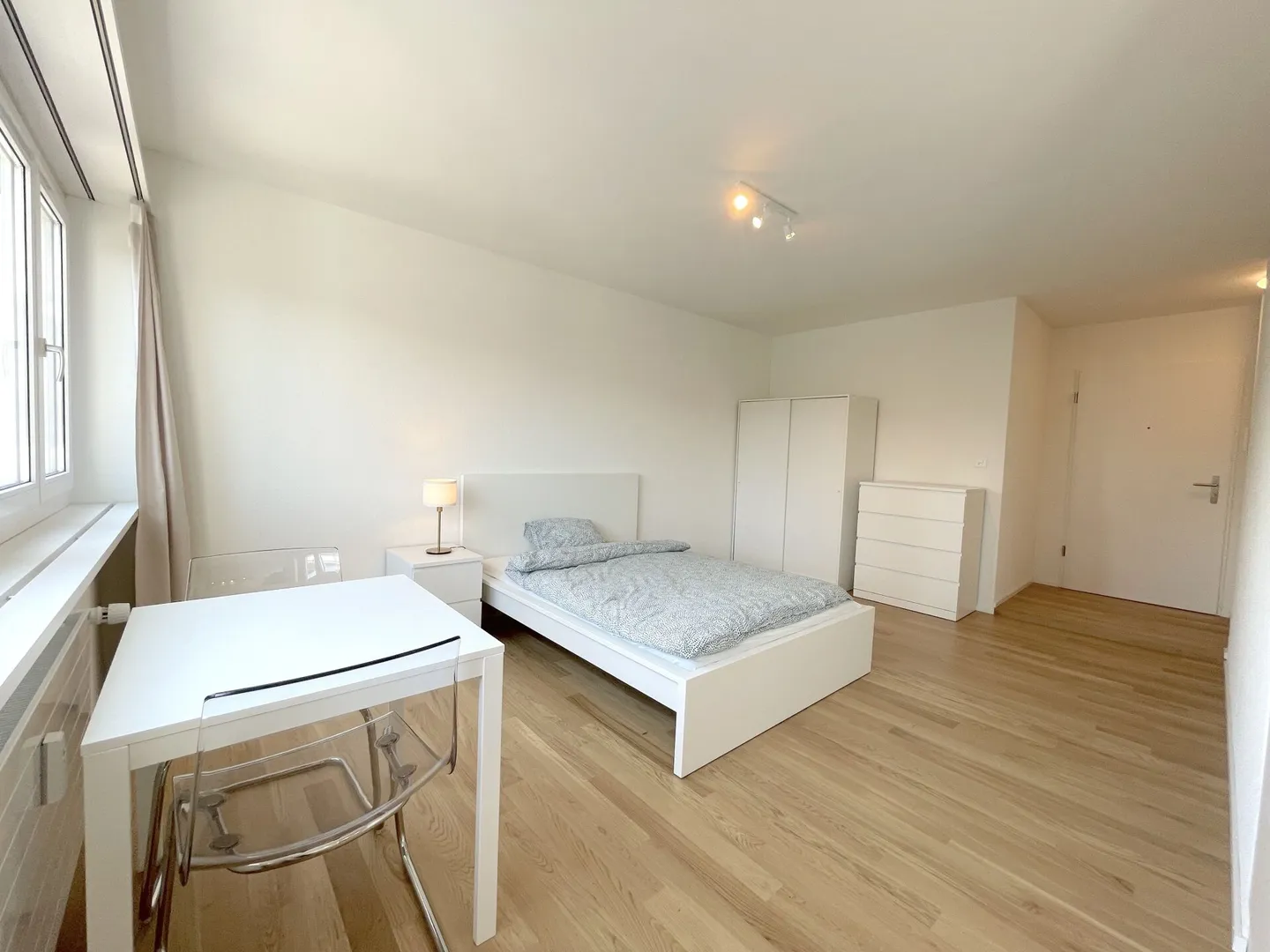 CENTRAL-FURNISHED-MODERN - Photo 4 of 8
